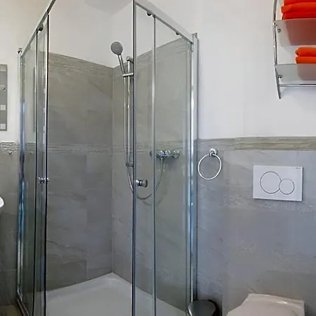 & Appartments Bettina 2*