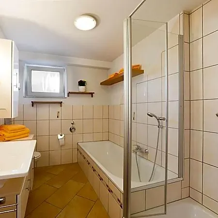 & Appartments Bettina شقة فندقية